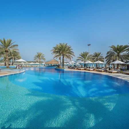 Radisson Blu Hotel & Resort, Abu Dhabi Corniche Экстерьер фото