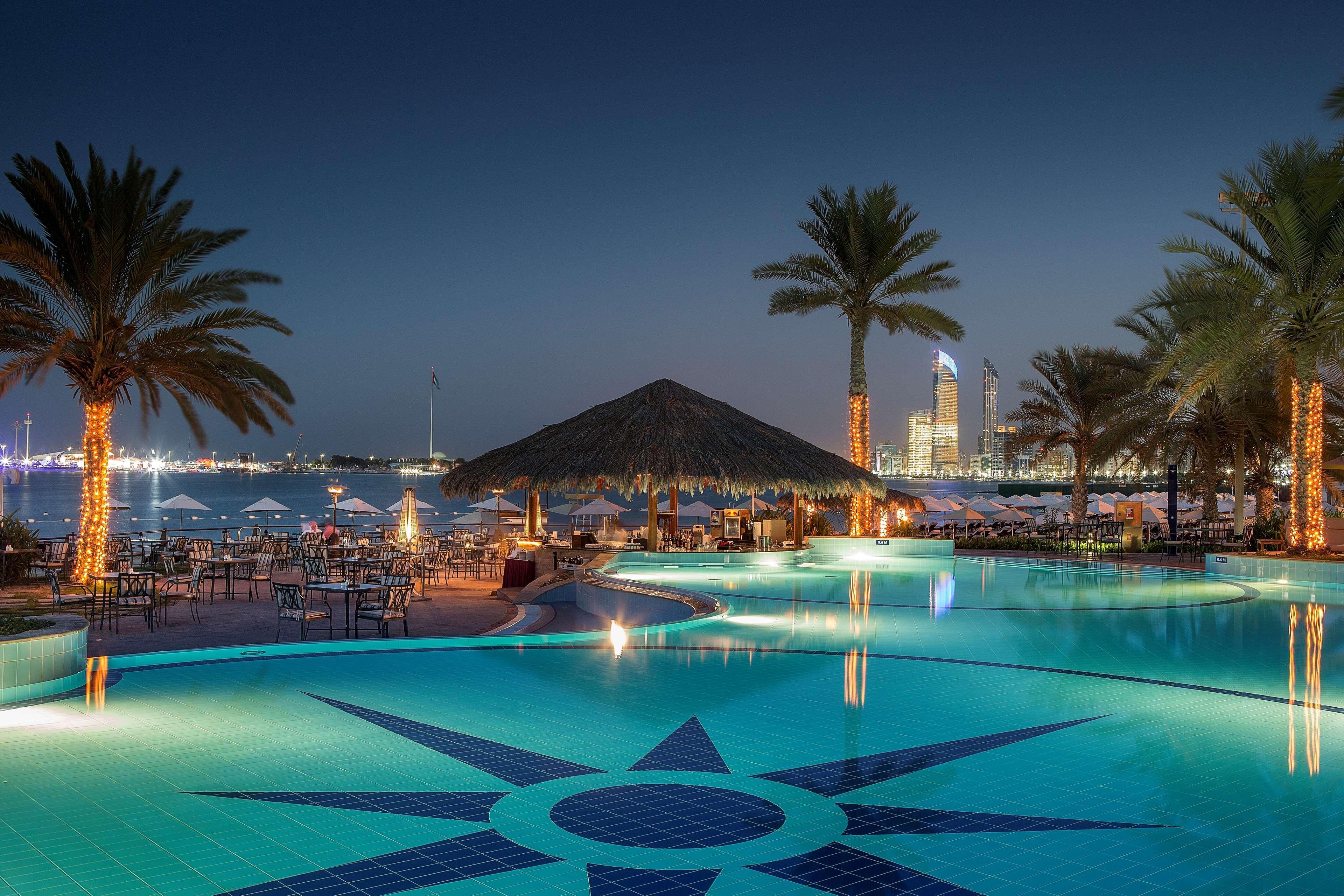 Radisson Blu Hotel & Resort, Abu Dhabi Corniche Экстерьер фото