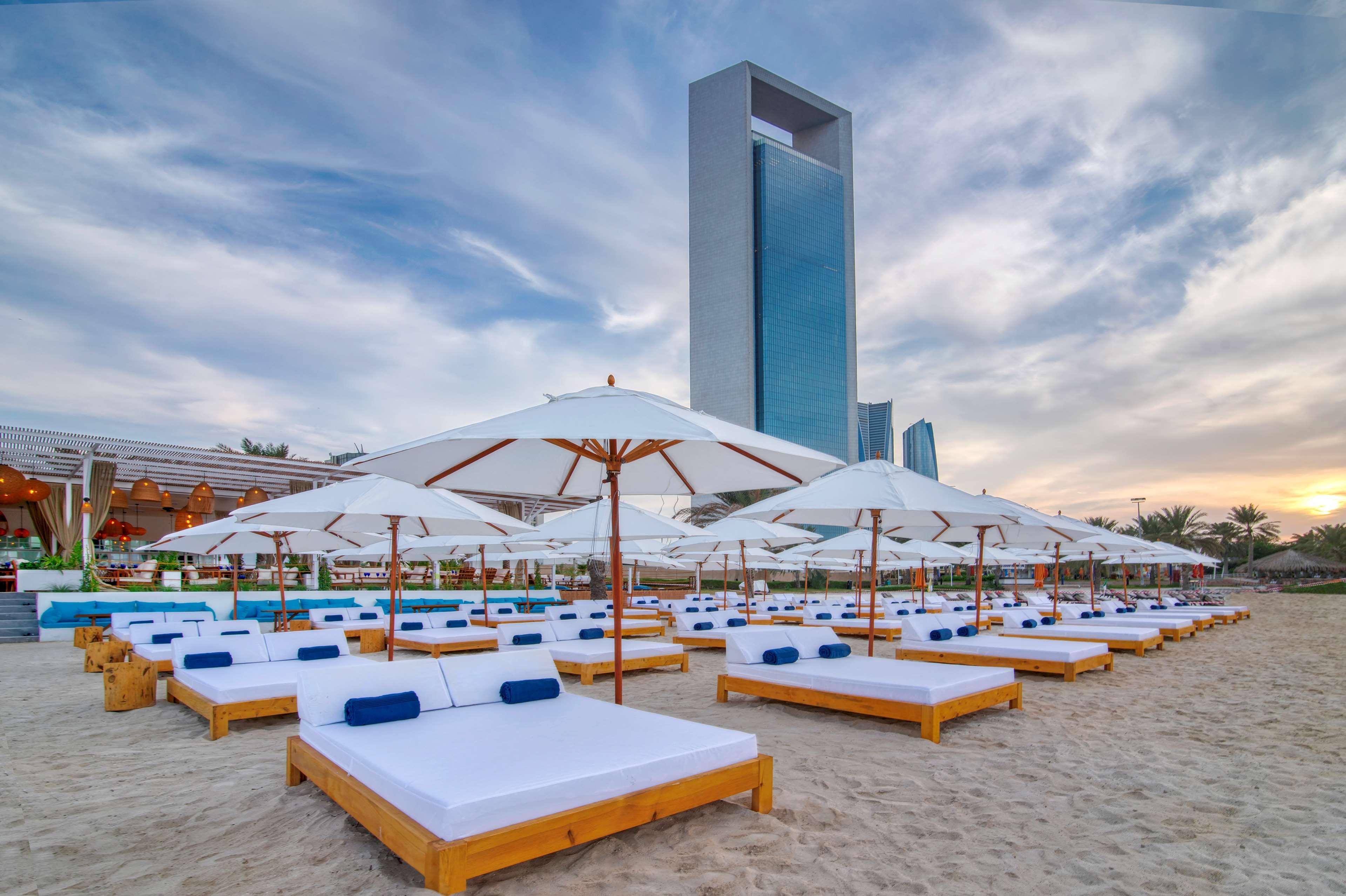 Radisson Blu Hotel & Resort, Abu Dhabi Corniche Экстерьер фото