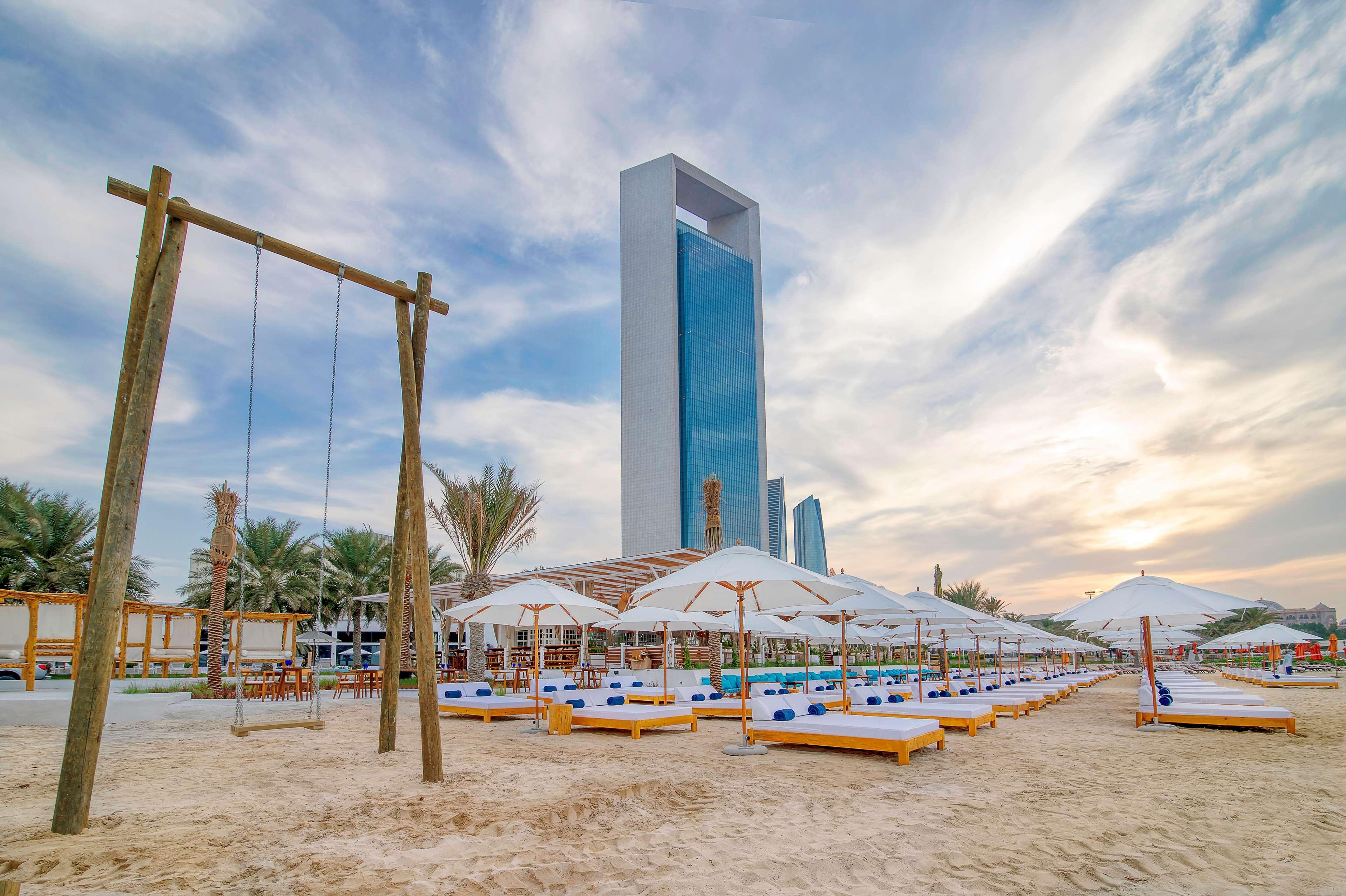 Radisson Blu Hotel & Resort, Abu Dhabi Corniche Экстерьер фото