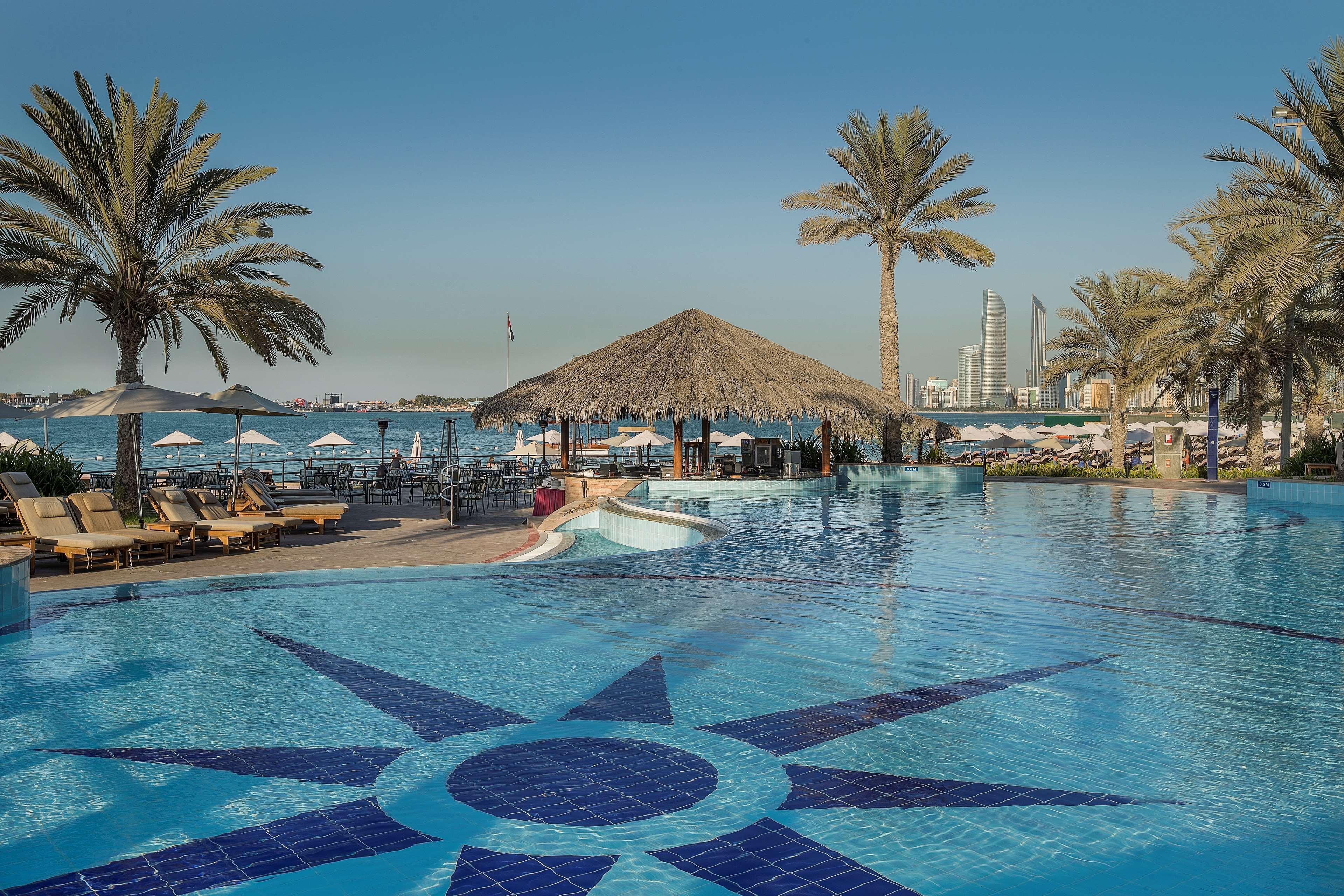 Radisson Blu Hotel & Resort, Abu Dhabi Corniche Экстерьер фото