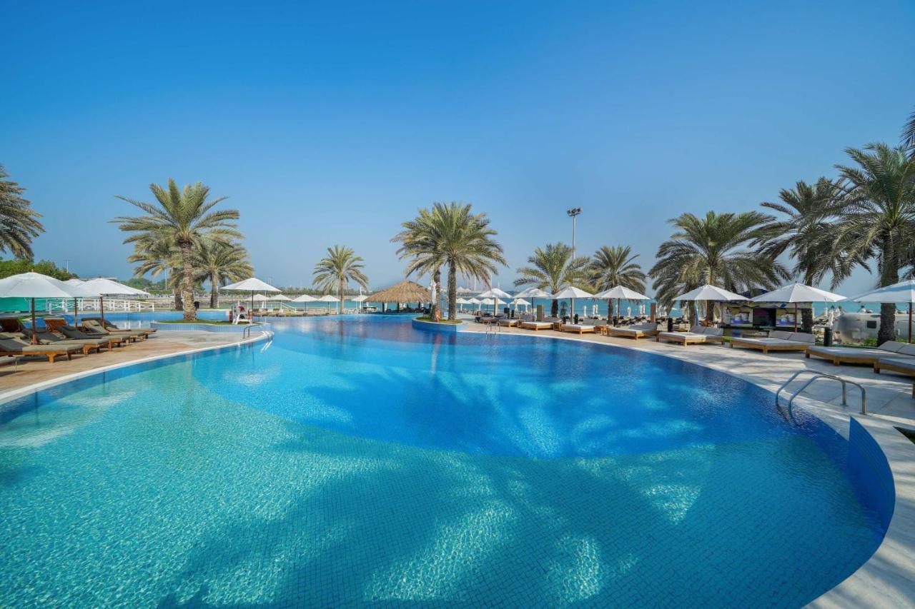 Radisson Blu Hotel & Resort, Abu Dhabi Corniche Экстерьер фото