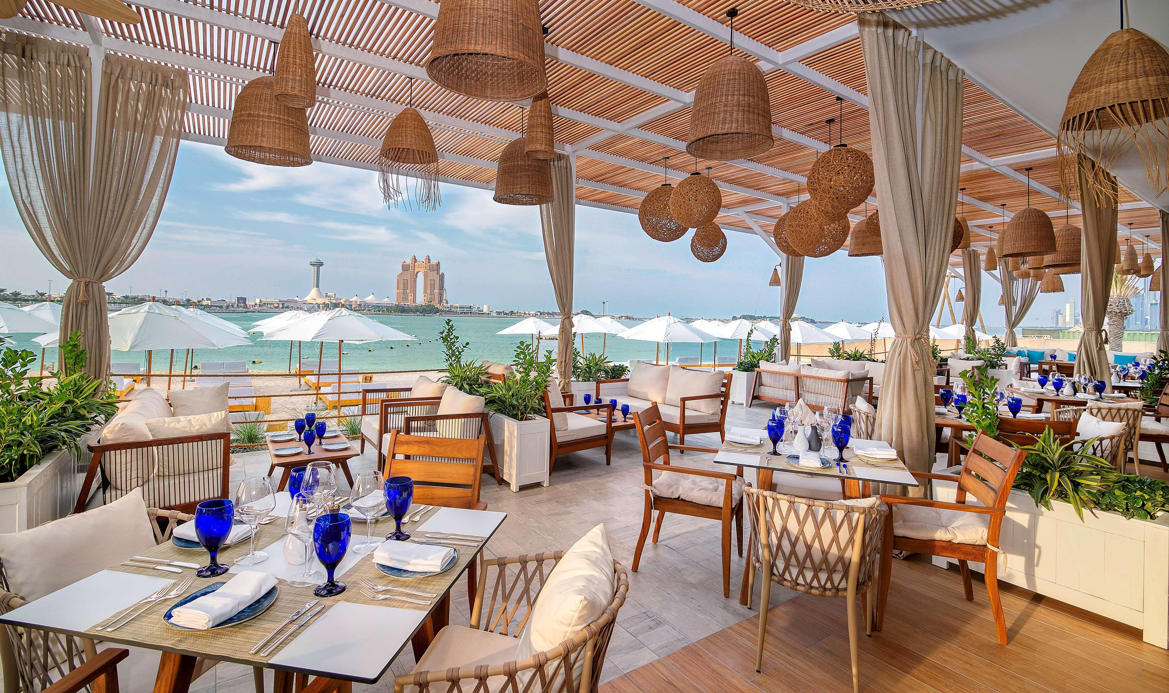 Radisson Blu Hotel & Resort, Abu Dhabi Corniche Экстерьер фото