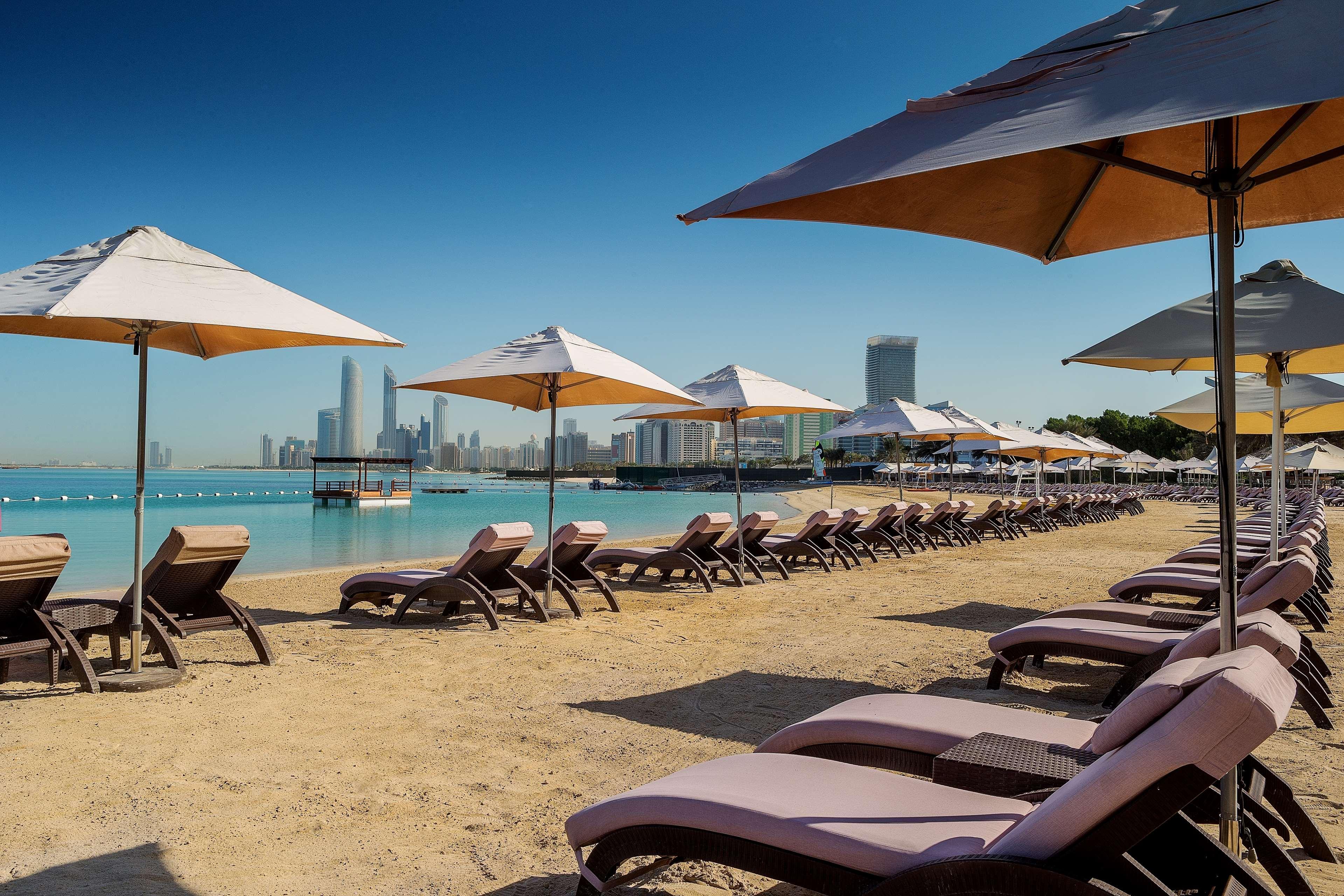 Radisson Blu Hotel & Resort, Abu Dhabi Corniche Экстерьер фото